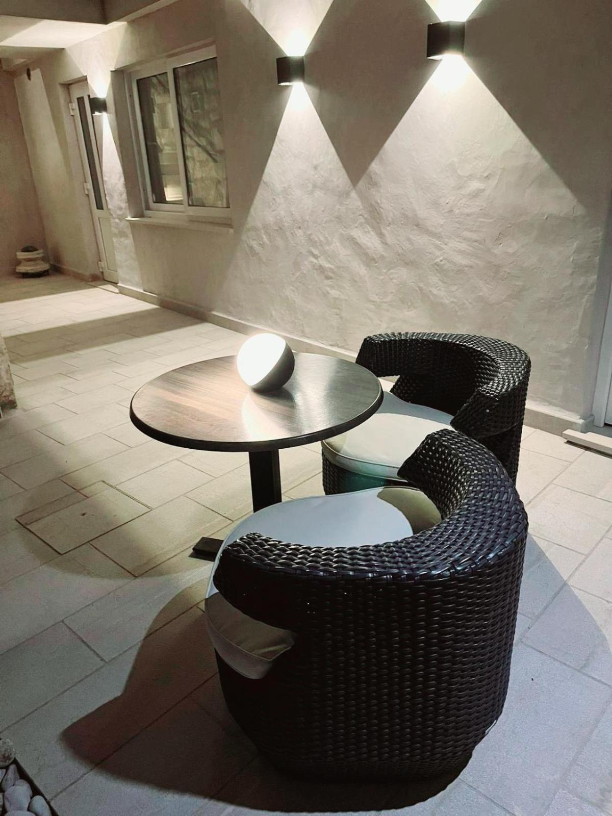Apartment Corner